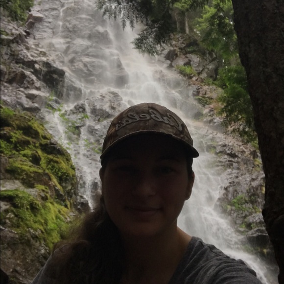 Meet your Posher, Karina - Picture 1 of 1